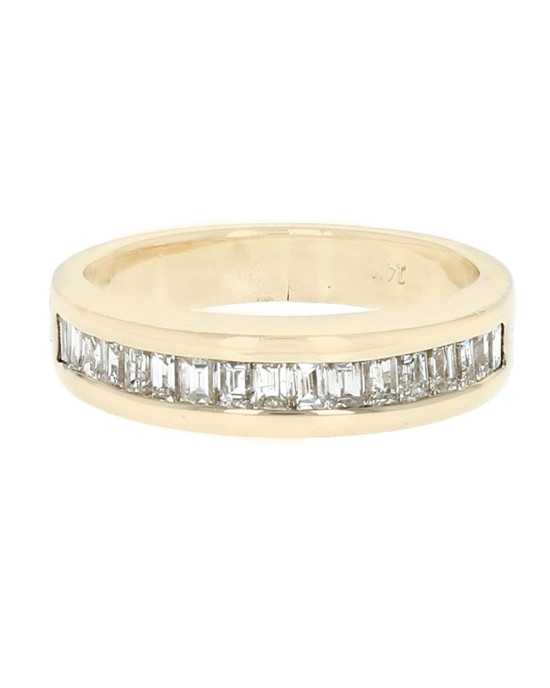 Baguette Diamond Ring in Gold